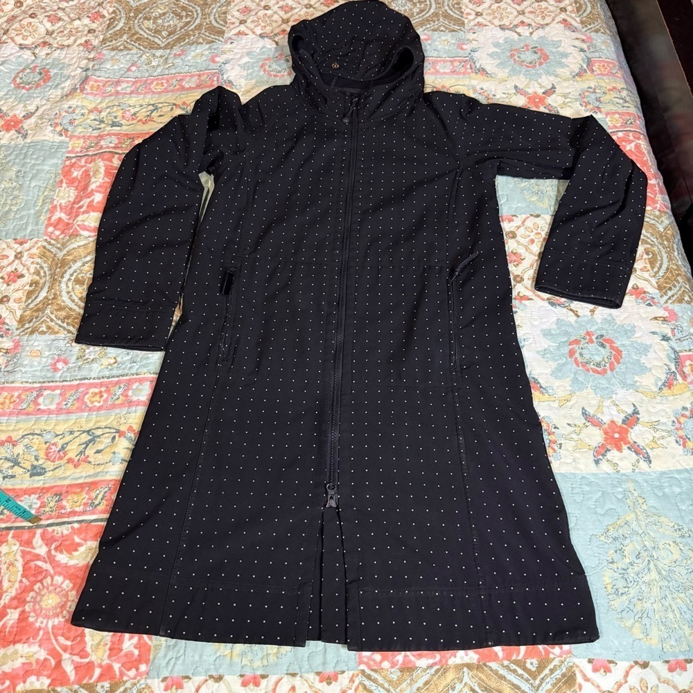 lululemon athletica Dark jacket Coat with Dotted Design Outdoor water resistant